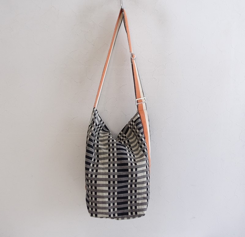 未使用　美品　ヨハンナグリクセン  ボディバッグ　ショルダーバッグ 新品タグ付き JOHANNA GULLICHSEN Body bag ショルダーバッグ｜Yahoo