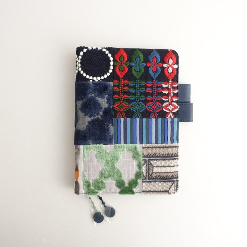 ミナペルホネン flower beads ブルゾン 36 ネイビー　刺繍 定価6.8万】ミナペルホネン mina perhonen tambourine ジップアップ