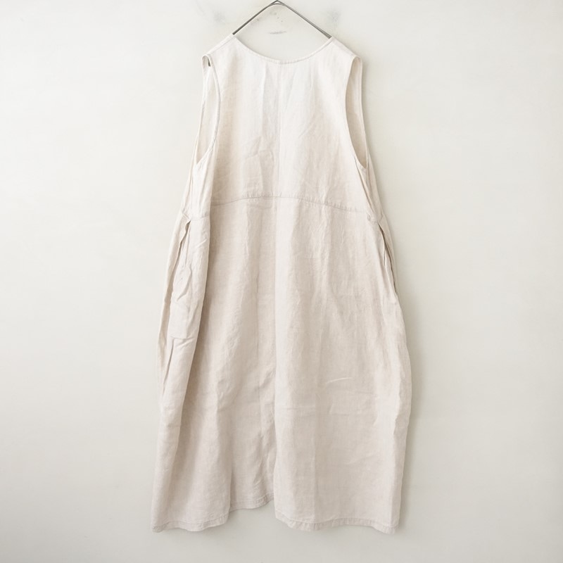 ネストローブ nest Robe ブラックリネンバックVネックノースリーブ