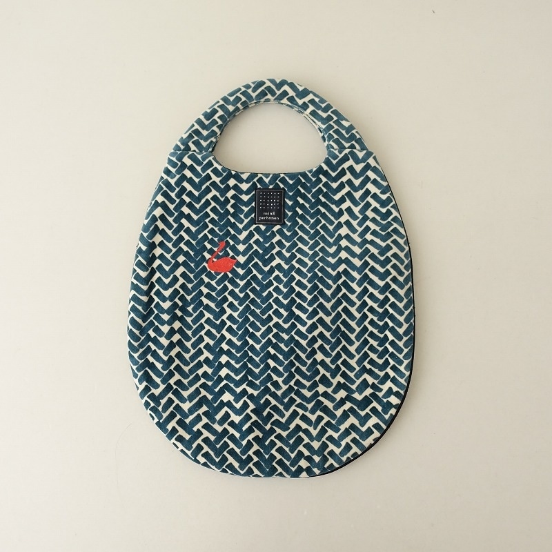 mina perhonen エッグバッグスワン柄