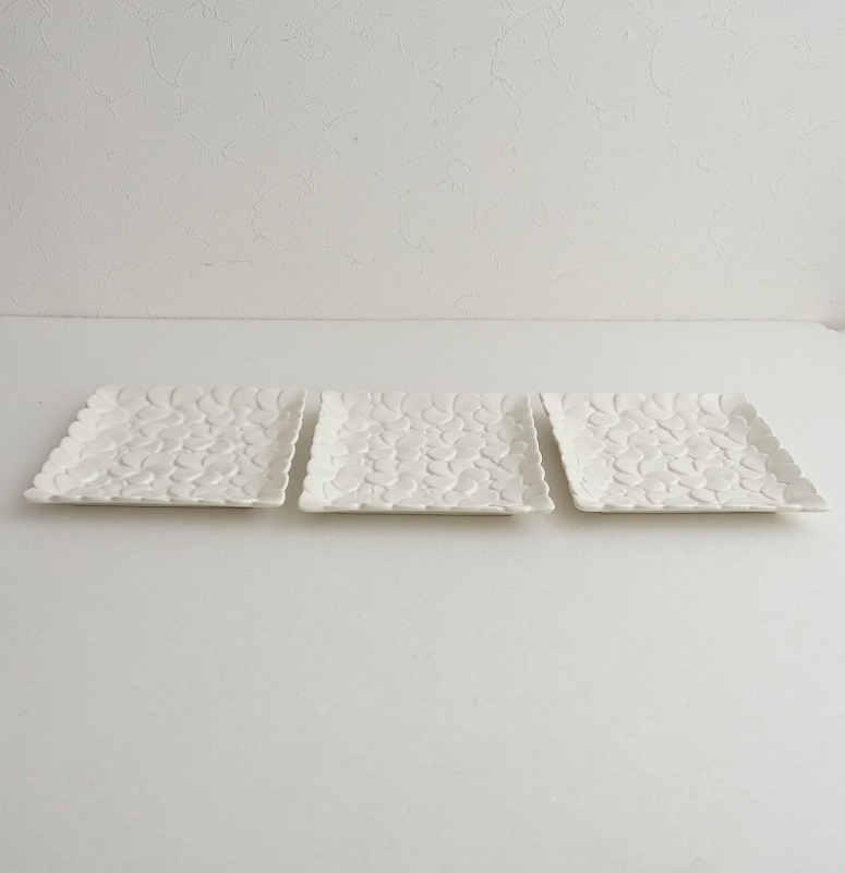 ʡۥ󥬥饱ߥå JENGGALA KERAMIK FRANGIPANI DISH ץ졼18cm3祻å   (wa84-2508-76)01I52