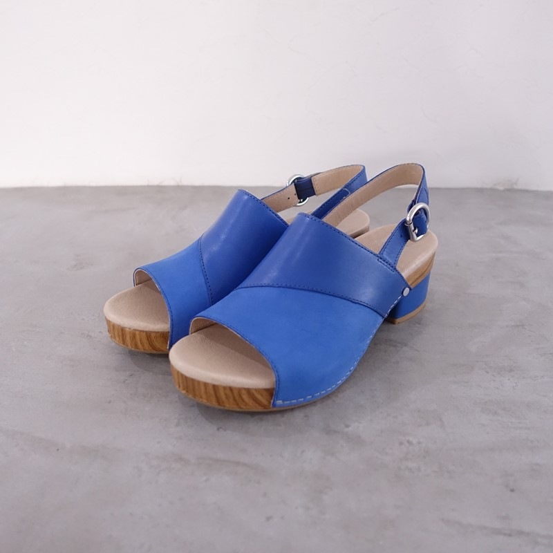 美品】ダンスコ DANSKO MADALYN サンダル 39/25 39 (sh7-2603-117