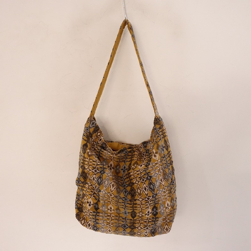 ミナペルホネン 大きめショルダーバック wolf&flower ×タンバリン b 毛深く 