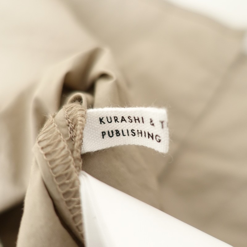 ��̤����/���1.2���ۥ��饷&�ȥ�åץ��ѥ֥�å��� KURASHI & Trips PUBLISHING ��ڻҤ���ȤĤ��ä�2way�ȥåץ�  M (33-2601-487)��81B62��