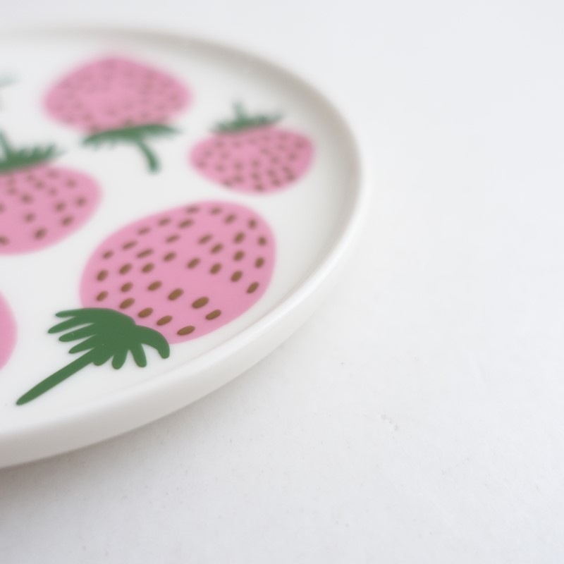 ���̲��ۥޥ��å� marimekko Mansikka �ץ졼�� 13cm   (wa23-2603-56)��40F62��