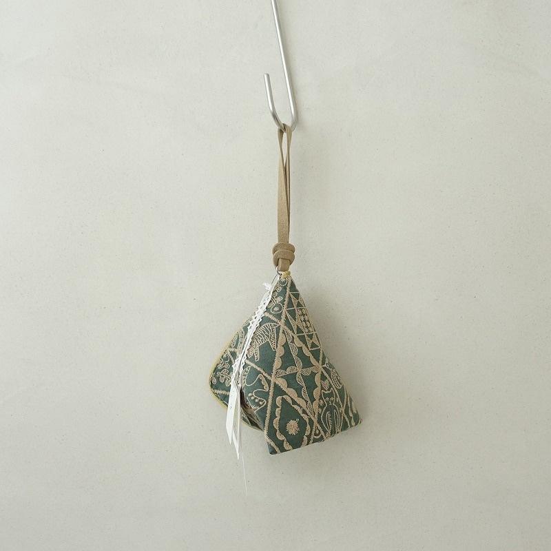 2024SS/未使用】ミナペルホネン mina perhonen symphony tetra pouch M 