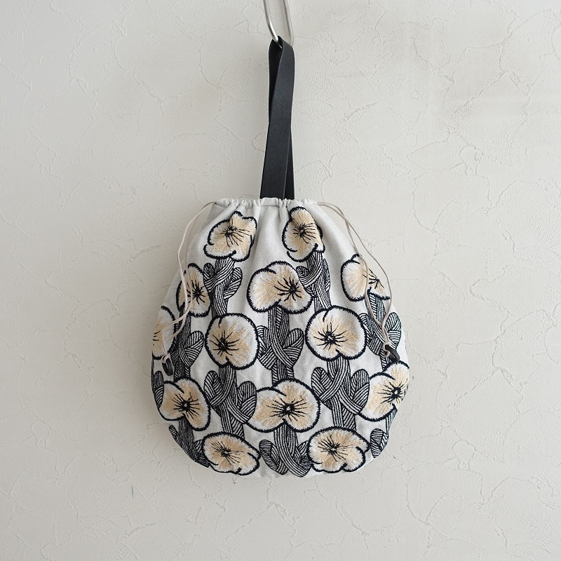 ミナペルホネン mina perhonen hanakaze pear bag