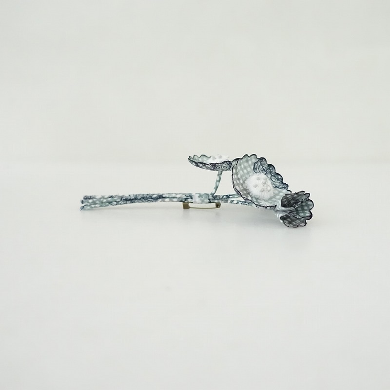 mina perhonen「picnic flower」コサージュ
