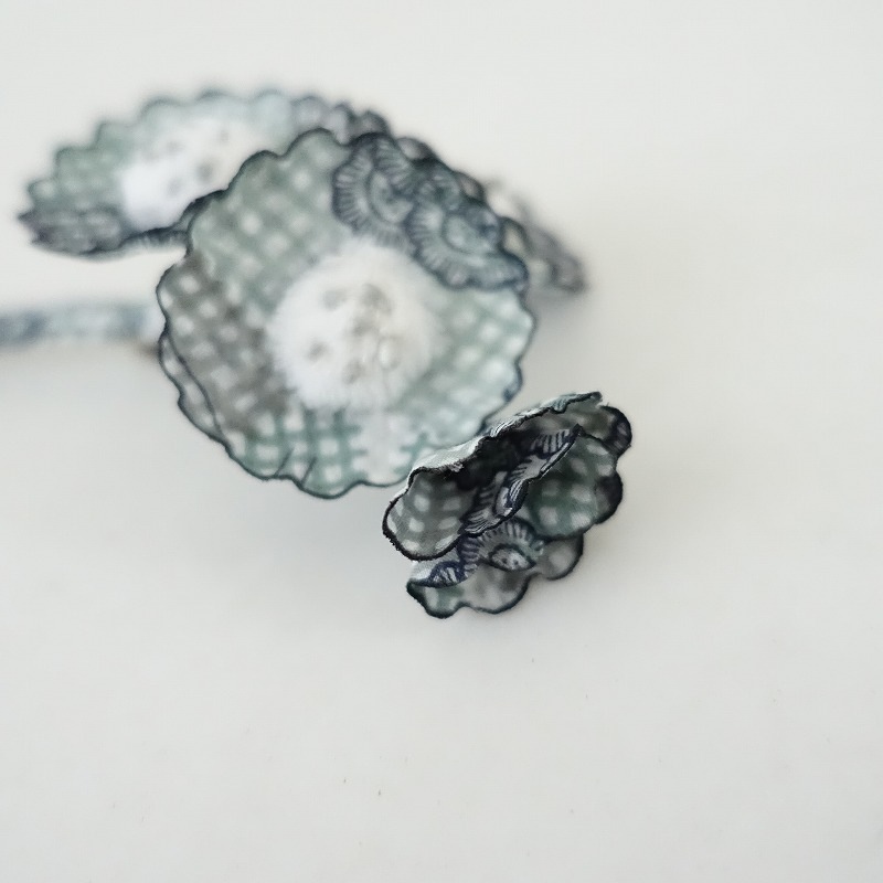 mina perhonen「picnic flower」コサージュ