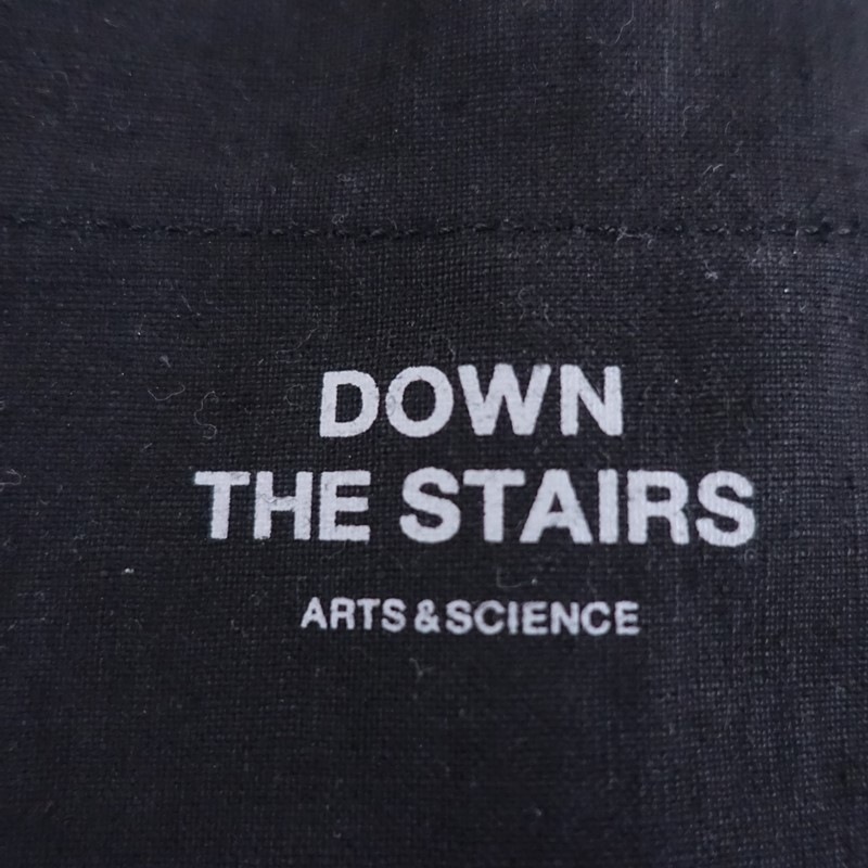 �����󥶥��ƥ����� DOWN THE STAIRS �ȡ��ȥХå�   (ba11-2512-3)��13L52��