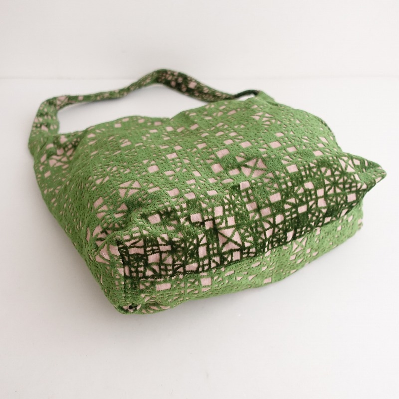 ミナペルホネン ショルダーバッグ  大 green ミナペルホネン/ショルダーバッグ/figue bag/黒×グリーン×マルチ
