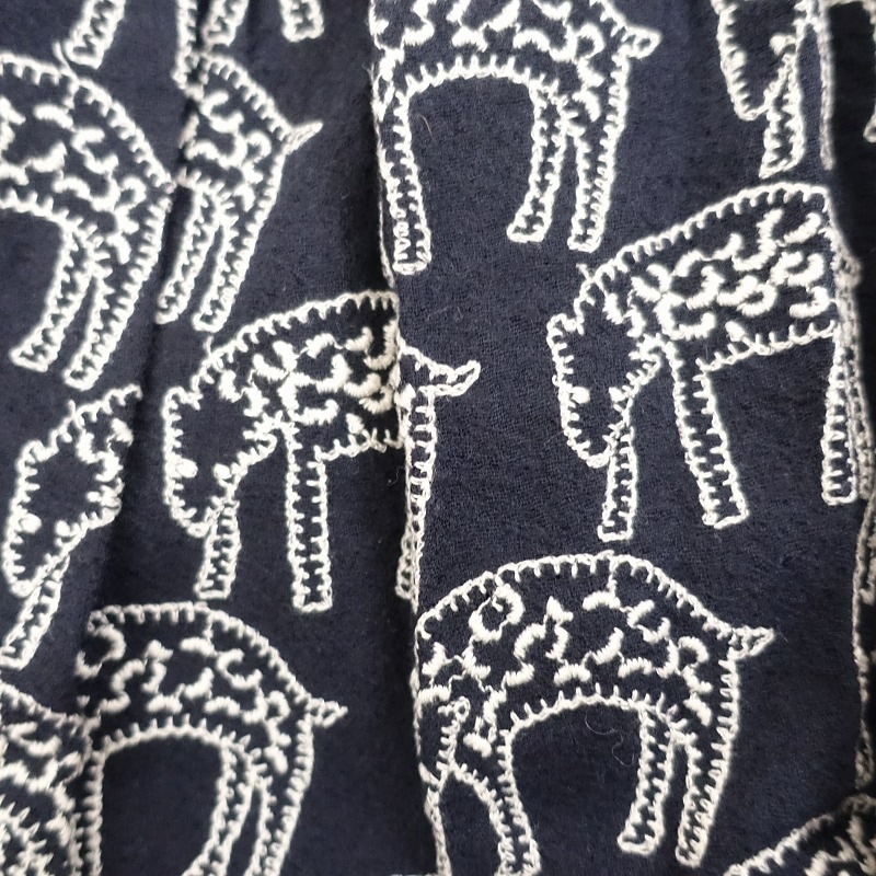 ミナペルホネン mina perhonen count ウールカシミヤ混刺繍タックス  