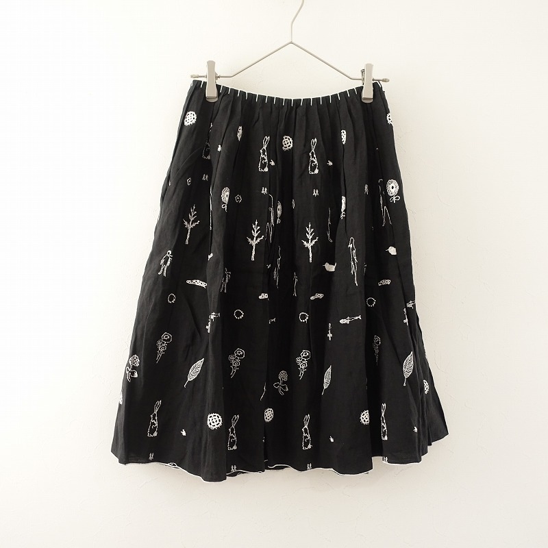 minä perhonen 刺繍入りフレアスカート