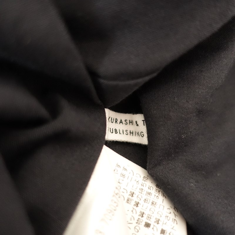 ���饷&�ȥ�åץ��ѥ֥�å��� KURASHI & Trips PUBLISHING �����ڥå�   (33-2510-584)��02K52��