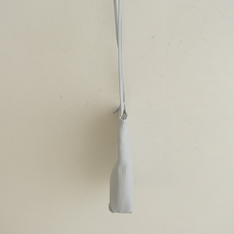 ��̤����/���5.5����2024SS/�ߥʥڥ�ۥͥ� mina perhonen kostea bag tambourine�쥶�����������Хå�   (ba85-2501-60)��90B52��