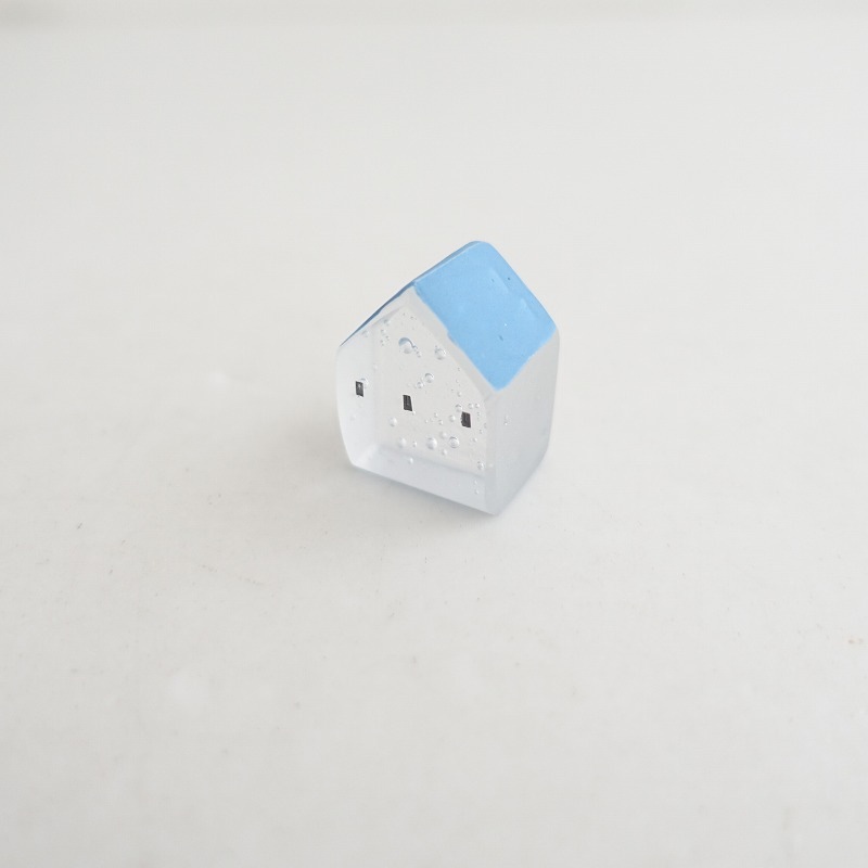 美品】 Mellow GLASS タナカユミ ガラスのオブジェ 青い屋根のお家