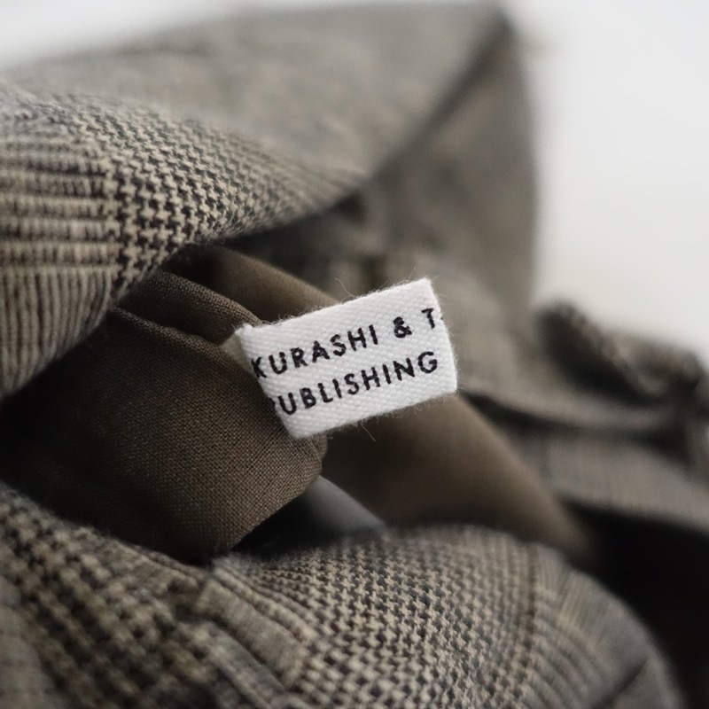 ���饷&�ȥ�åץ��ѥ֥�å��� KURASHI & Trips PUBLISHING �����å��ѥ��  T (33-2512-486)��61A62��