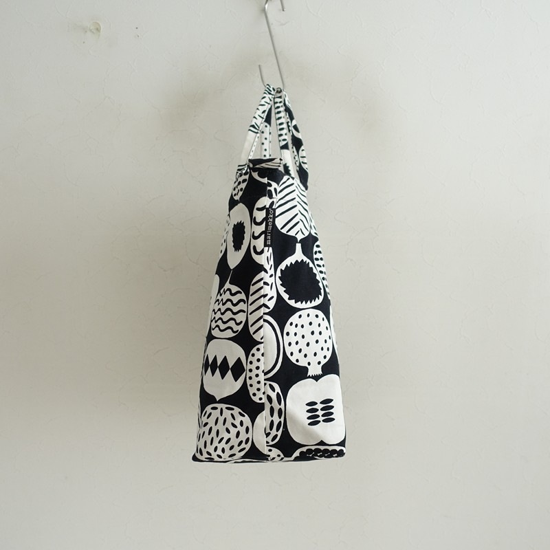 �ޥ��å� marimekko kompotti �ȡ��ȥХå�   (ba7-2606-243)��10H62��