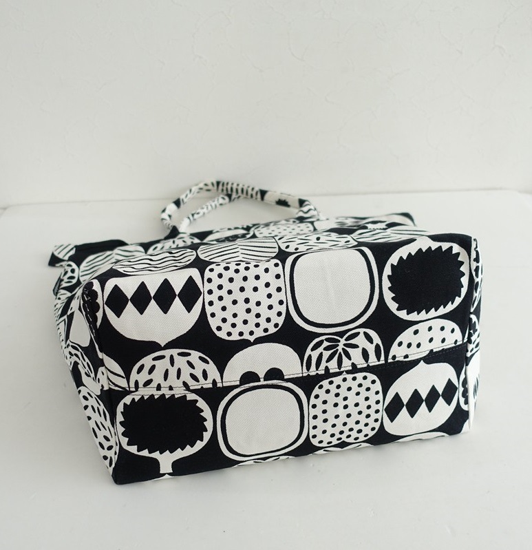 �ޥ��å� marimekko kompotti �ȡ��ȥХå�   (ba7-2606-243)��10H62��