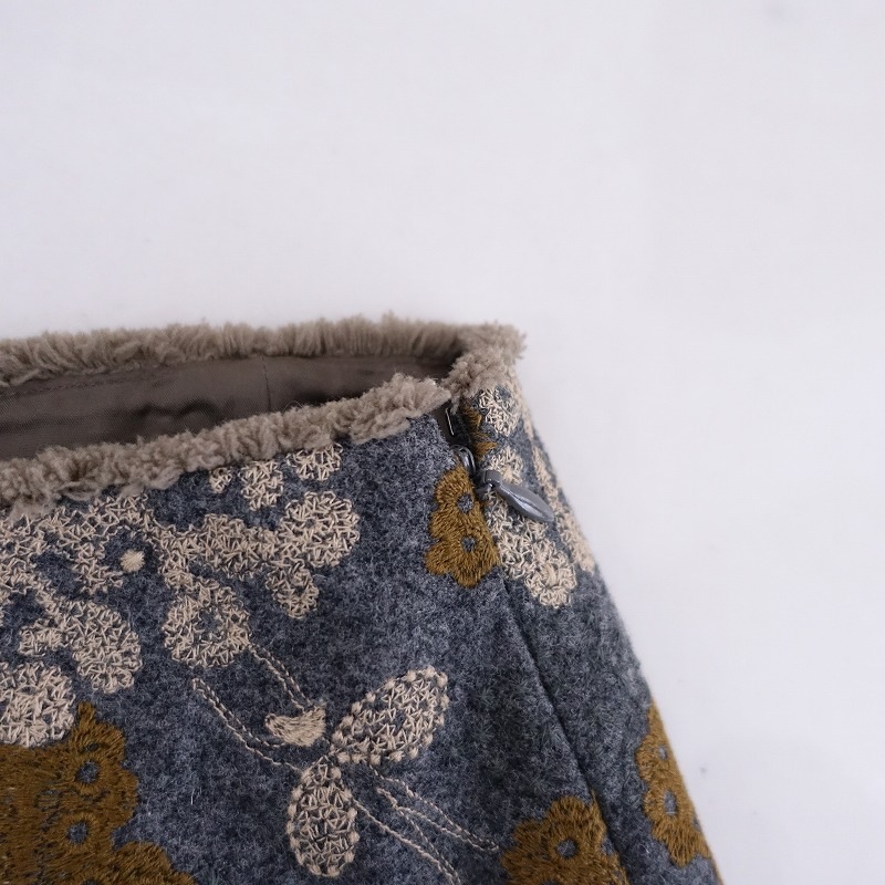 新品 レア ミナペルホネン ハッピーカモフラージュ 刺繍 スカート 36 新品 レア ミナペルホネン ハッピーカモフラージュ 刺繍