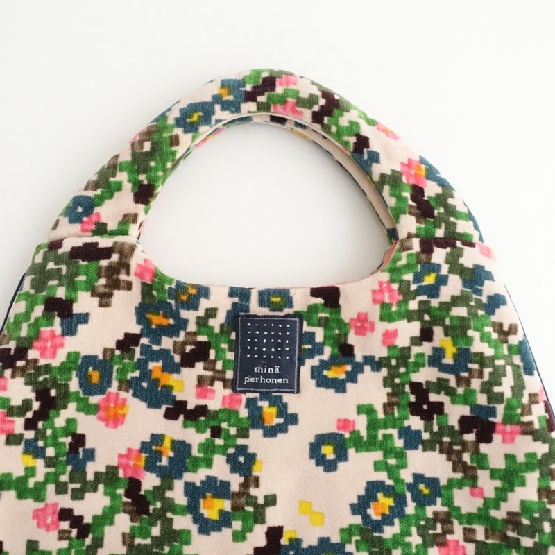 ミナペルホネン mina perhonen flower bedエッグバッグ (ba11-2510-118