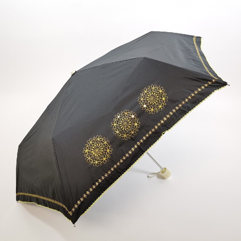 遮熱&遮光　ターキッシュフラワー刺繍　晴雨兼用3段折りたたみ傘　裏黒　コーティング