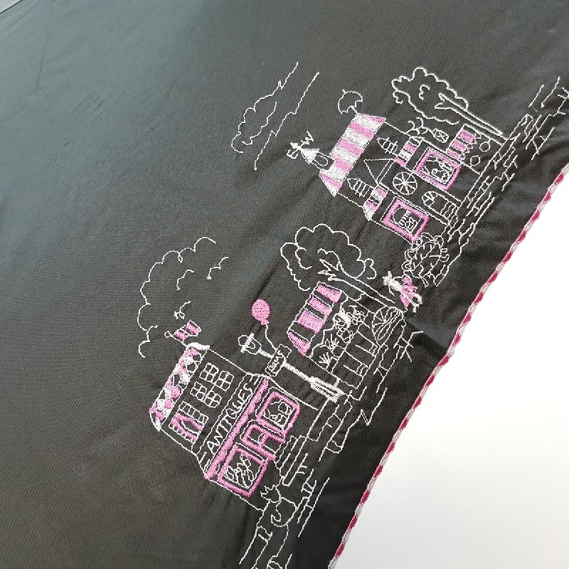 遮熱&遮光　フレンチヴィレッジビュー刺繍　晴雨兼用3段折りたたみ傘　裏黒　コーティング