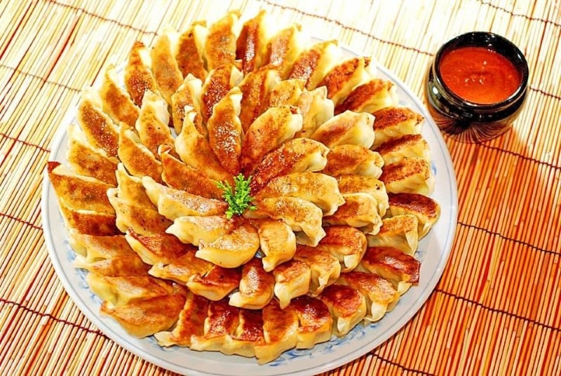 「元祖 ぎょうざ苑」神戸ビーフの入った餃子・極