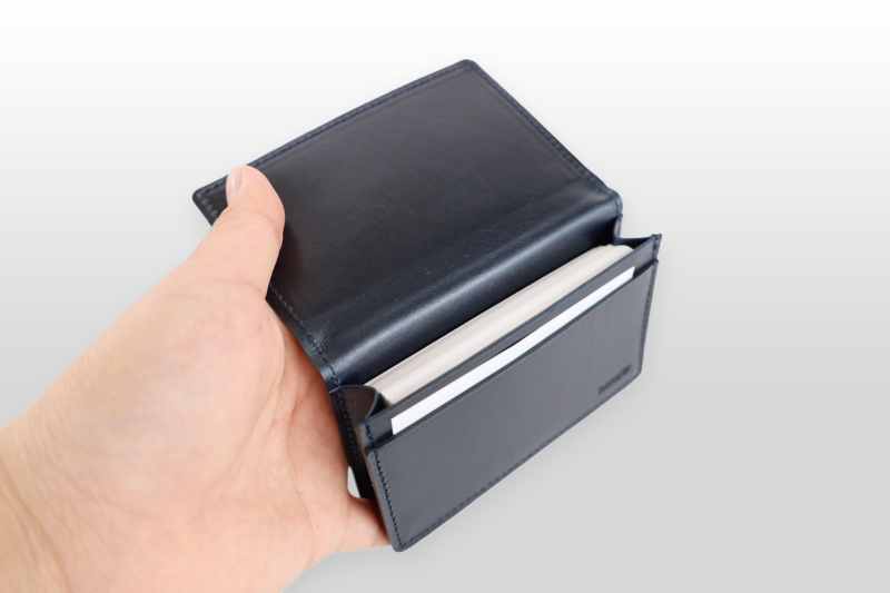 TAANNERR（タァンネリル）　ピットヌメ革　カードケース