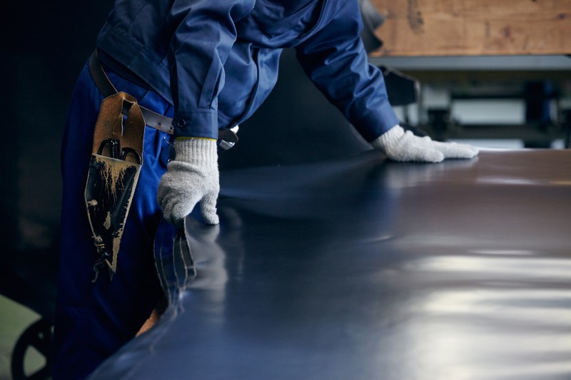 TAANNERR（タァンネリル）　撥水革　ラウンドジップ長財布