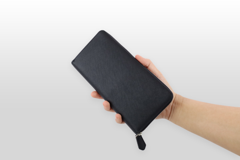 TAANNERR（タァンネリル）　撥水革　ラウンドジップ長財布