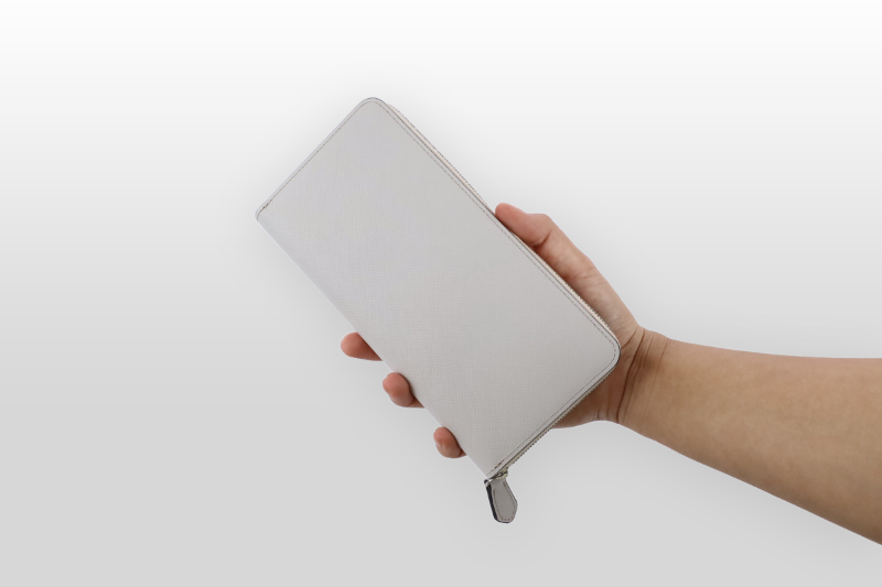 TAANNERR（タァンネリル）　撥水革　ラウンドジップ長財布