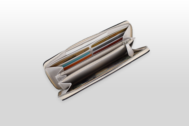 TAANNERR（タァンネリル）　撥水革　ラウンドジップ長財布