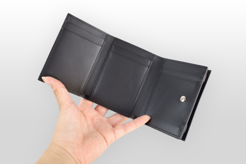 TAANNERR（タァンネリル）　撥水革　三つ折り財布