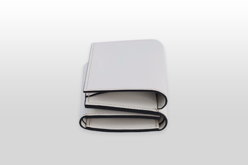 TAANNERR（タァンネリル）　撥水革　三つ折り財布