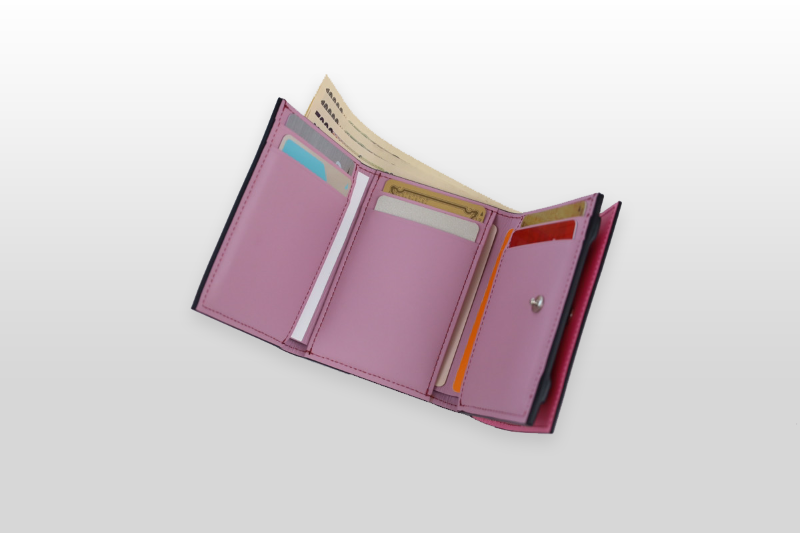 TAANNERR（タァンネリル）　撥水革　三つ折り財布