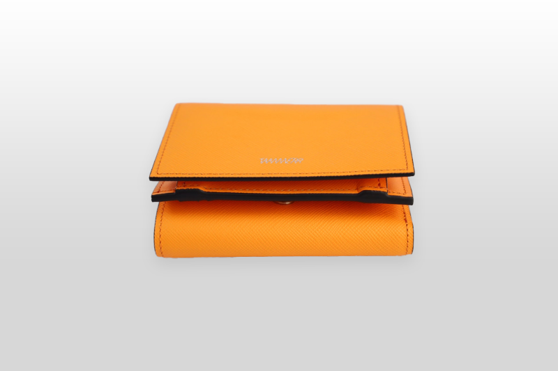 TAANNERR（タァンネリル）　撥水革　三つ折り財布