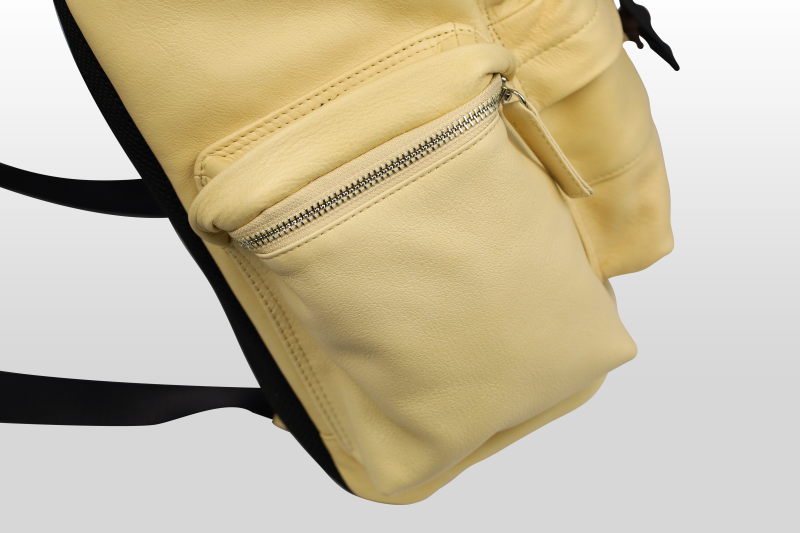 TAANNERR（タァンネリル）　撥水革　キャッスルフラップリュック