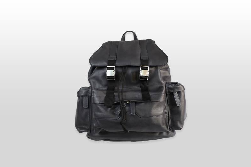 TAANNERR（タァンネリル）　撥水革　キャッスルフラップリュック