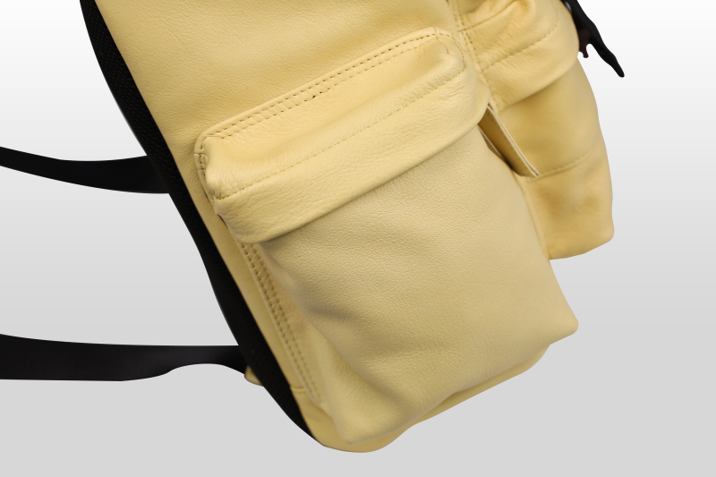 TAANNERR（タァンネリル）　撥水革　キャッスルフラップリュック