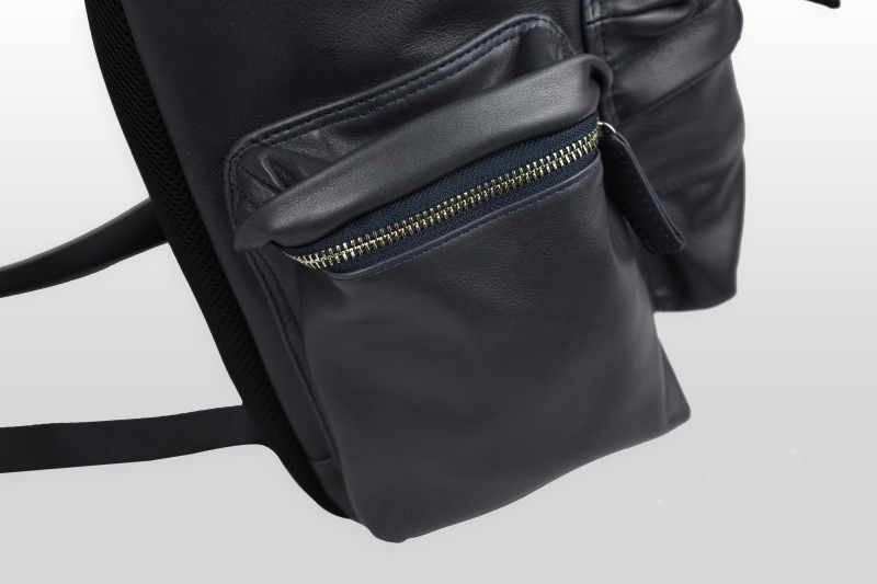 TAANNERR（タァンネリル）　撥水革　キャッスルフラップリュック