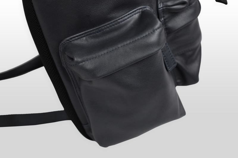 TAANNERR（タァンネリル）　撥水革　キャッスルフラップリュック