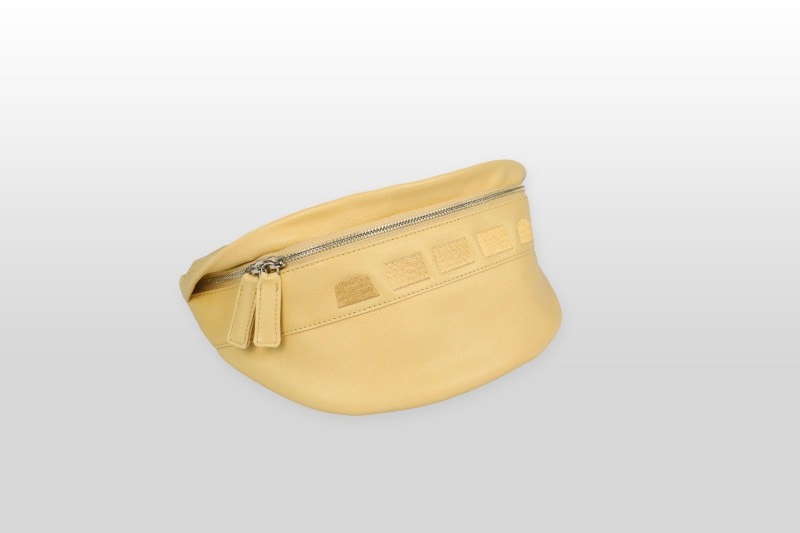 TAANNERR（タァンネリル）　撥水革　キャッスルボディバッグ