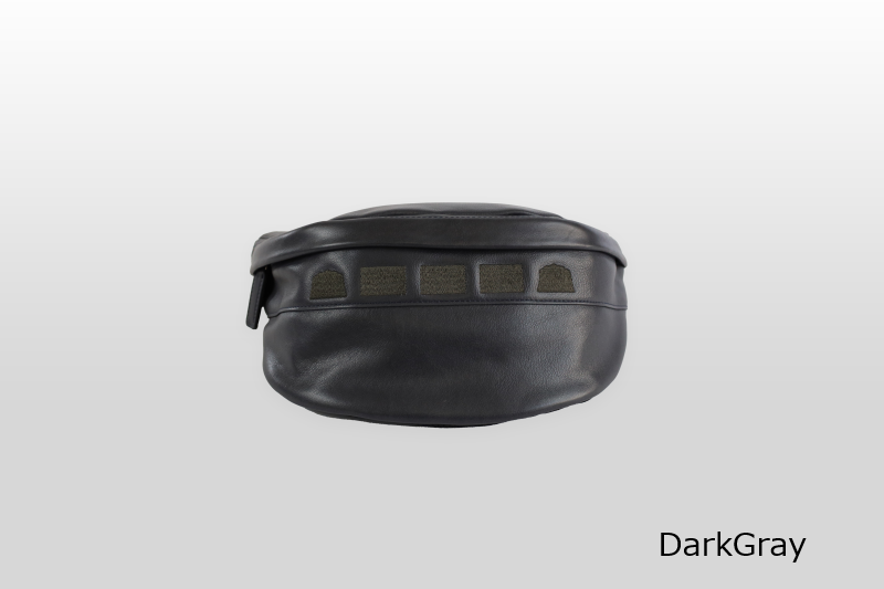 TAANNERR（タァンネリル）　撥水革　キャッスルボディバッグ