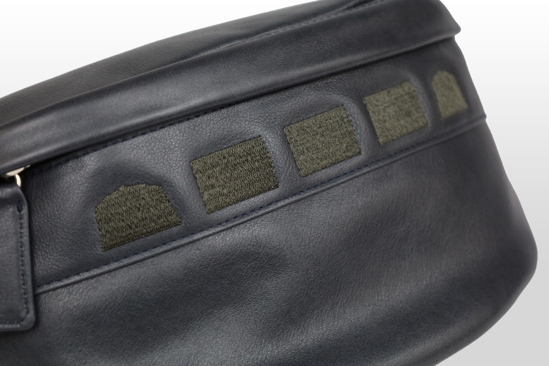 TAANNERR（タァンネリル）　撥水革　キャッスルボディバッグ