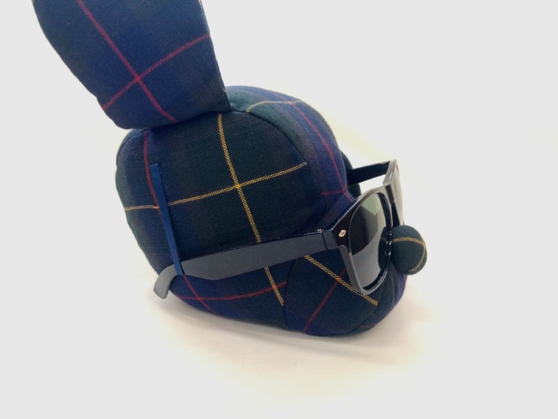 播州織　メガネスタンド犬