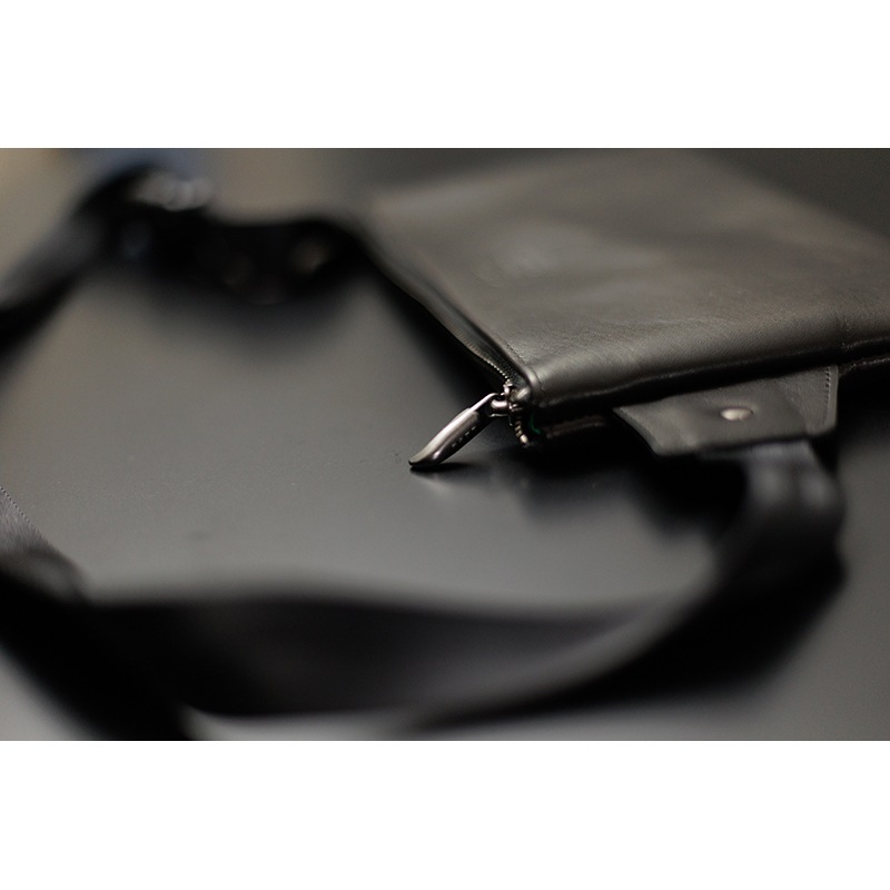 Tajima Cowhide　サコッシュ