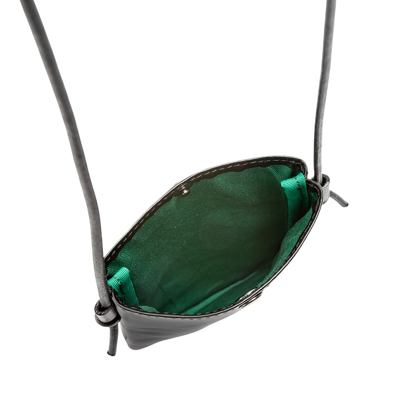 Tajima Cowhide　スマートフォンポーチ