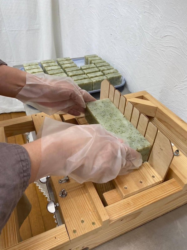 アロマピア　淡路島慶野の黒松石けん