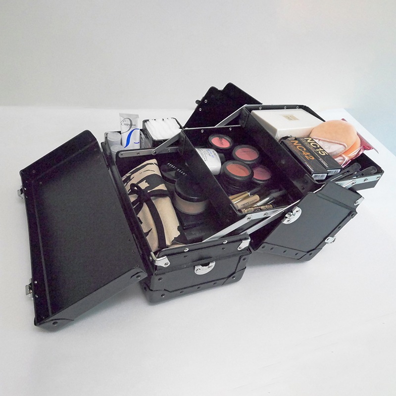 IBF-NYMAロゴ入りメイクボックス